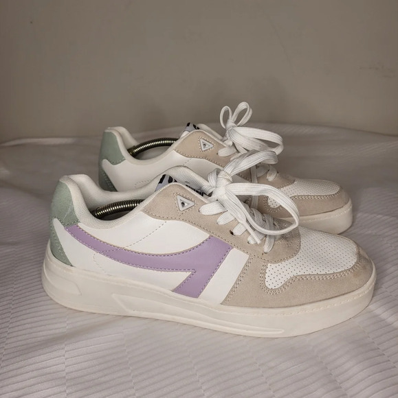 EUC Fabletics The Lifestyle Sneaker II sz 9 - Picture 3 of 8